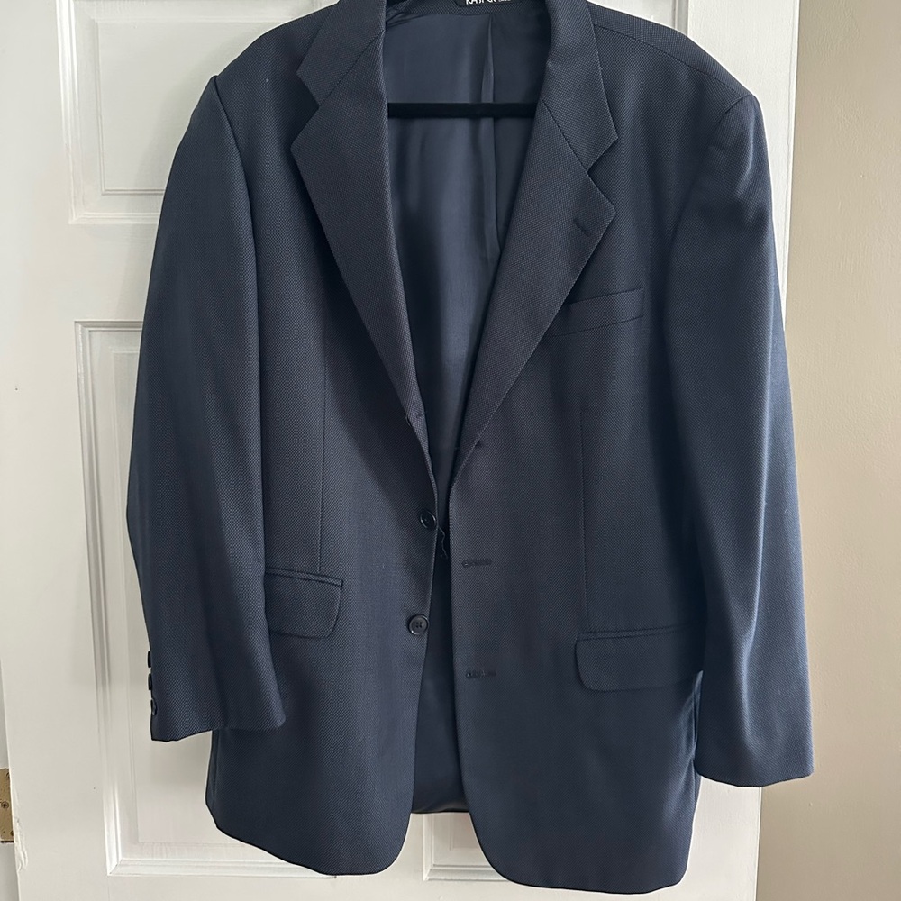 Kasper navy blue men’s suit 
Sports coat/blazer and pants 
100% wool
